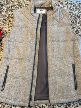 BKE men’s Light Gray Quilted Sleeveless Vest